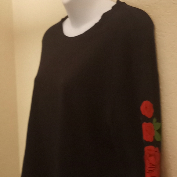 Rebellious One Rose L/S Crop Top - Picture 2 of 13